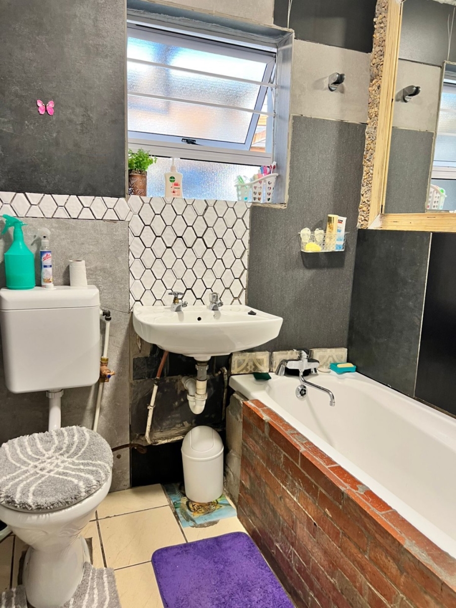 3 Bedroom Property for Sale in Rocklands Western Cape